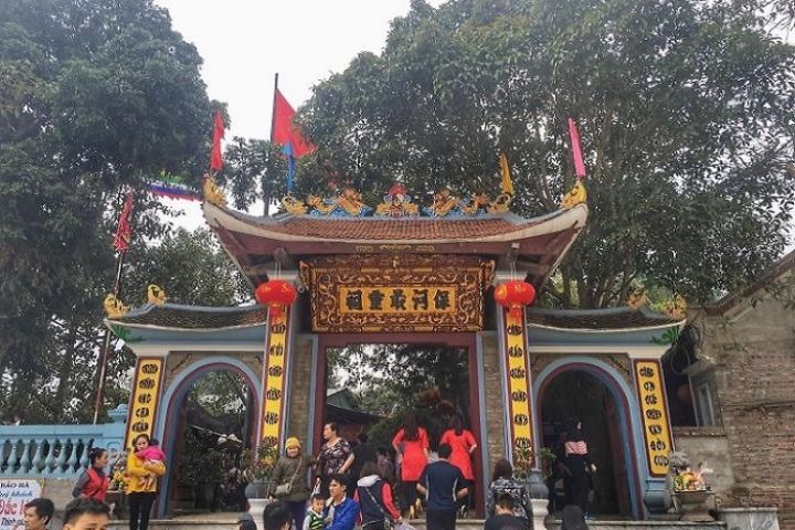 Tour Hà Nội - Đền Ông Hoàng Bảy - Đền Mẫu Đông Cuông 1 Ngày